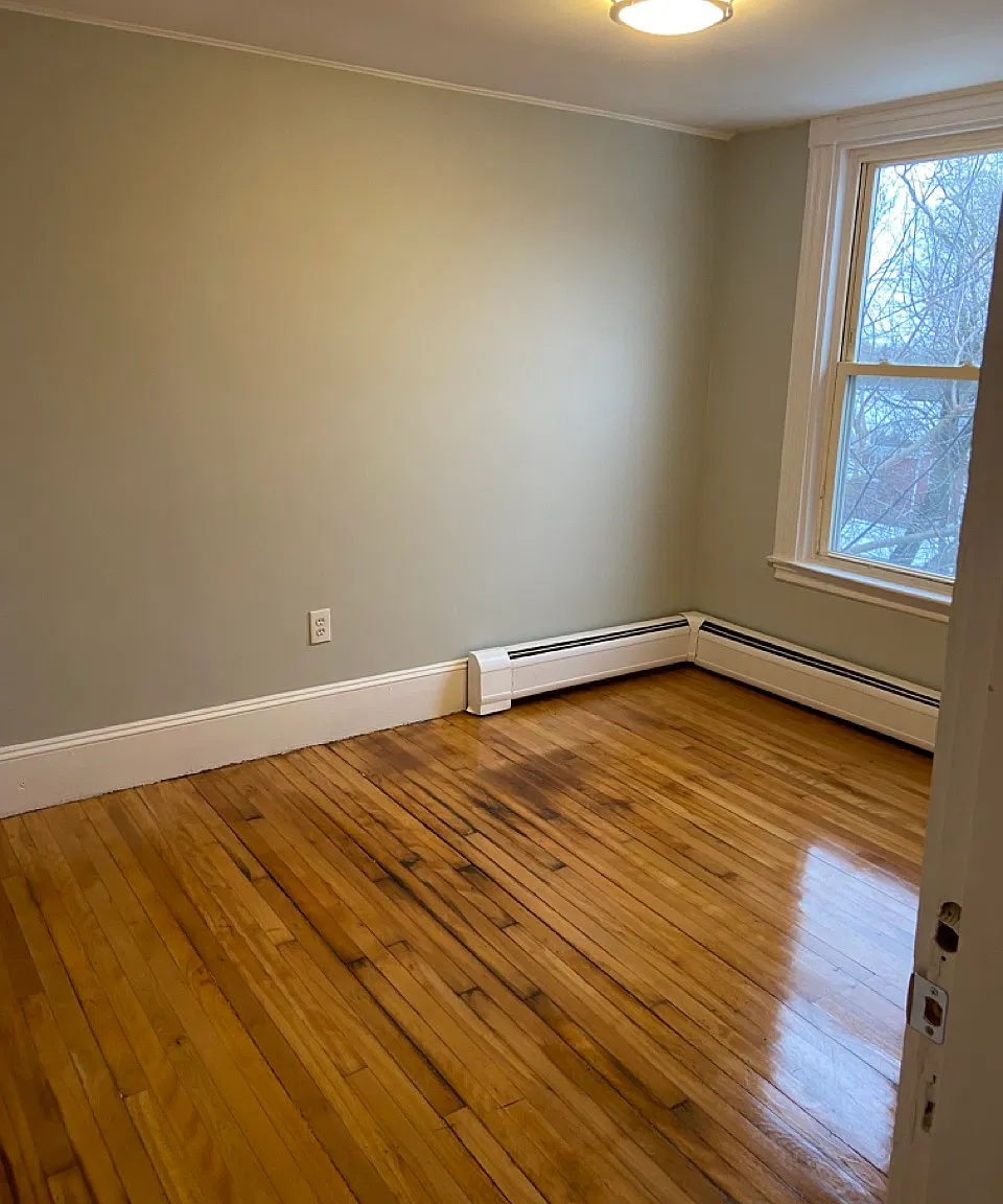 3 bed, 1000 sqft, $1,700 — Photo 1