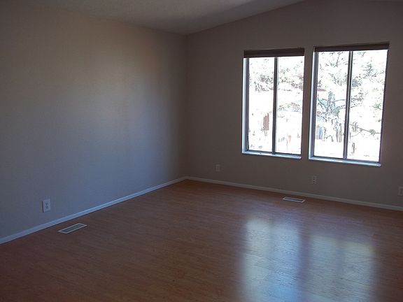 5th image of 3502 W Cambridge Dr