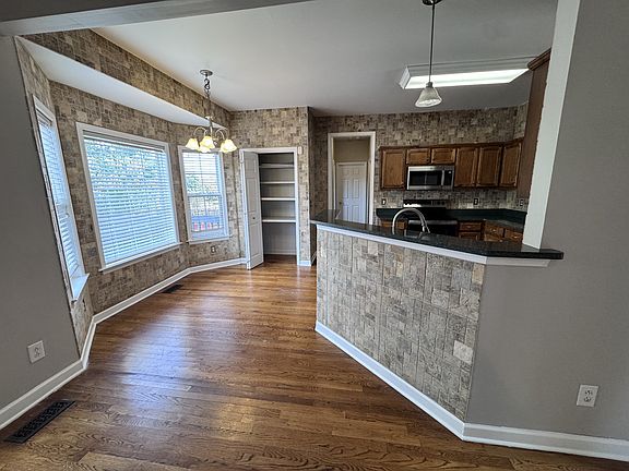 5th image of 7003 Masonboro Dr