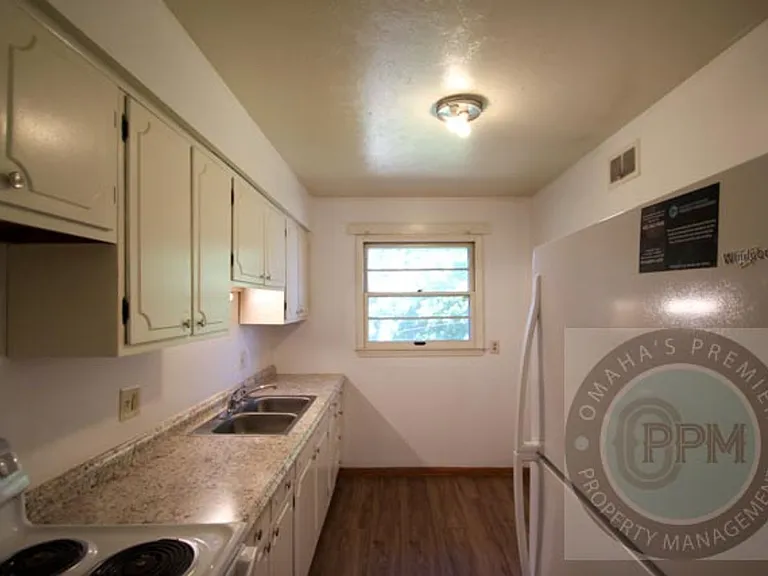 3526 S 82nd St — Photo 21