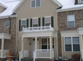 41 S Gardens Way, Fitchburg, WI 53711
