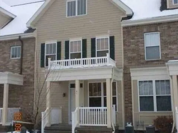 41 S Gardens Way, Fitchburg, WI 53711