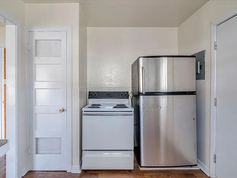 1119 N Lbj Dr — Photo 12