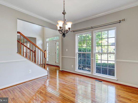 3rd image of 10507 Wharfdale Pl