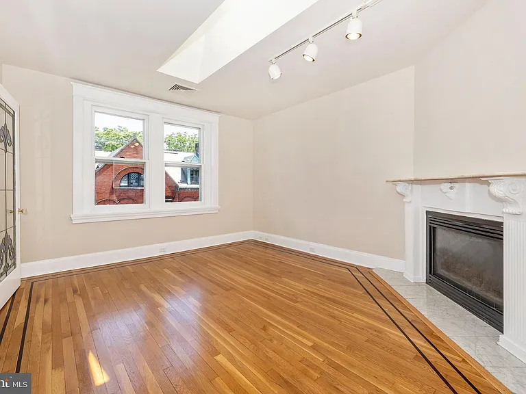 231 N Market St #3 — Photo 11