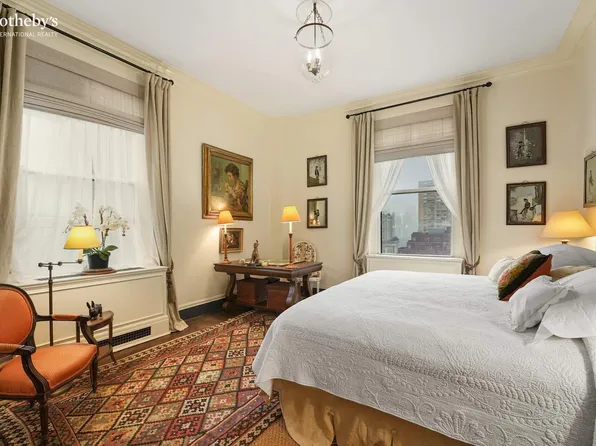 550 Park Avenue image 8 of 10