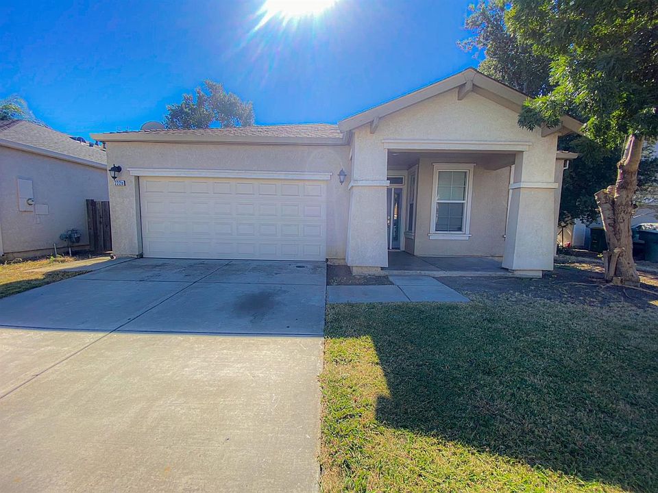 1st image of 2228 Country Oak Ln