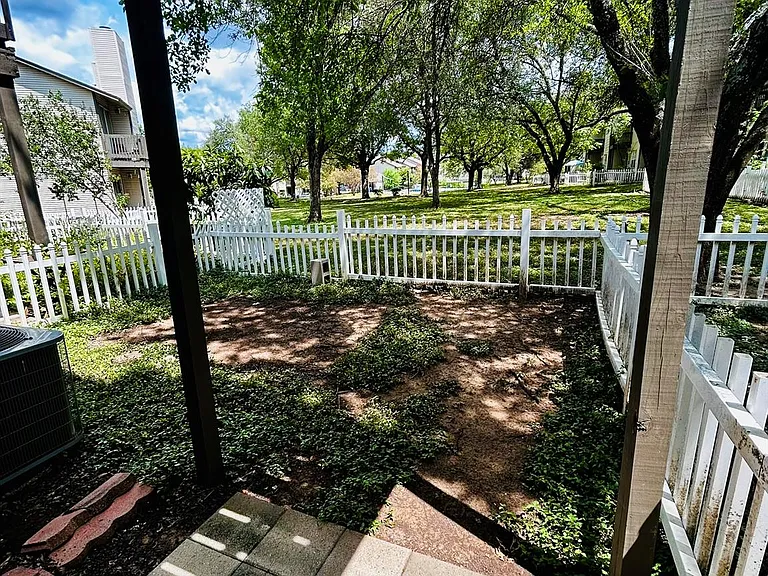 1818 River Crossing Cir #C — Photo 12