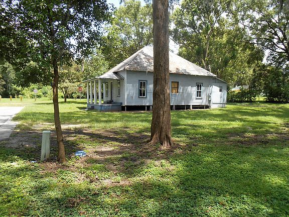 3rd image of 37722 Hendley Ave