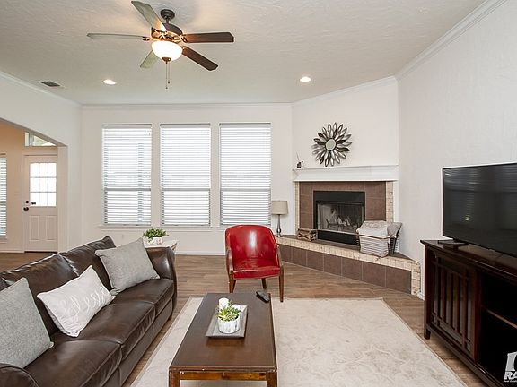 4th image of 6009 San Saba St