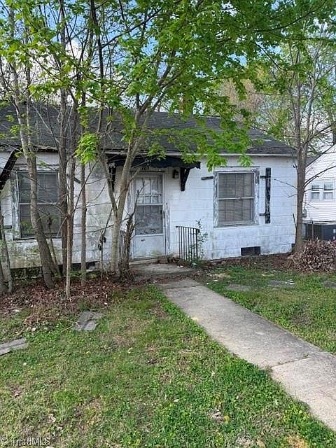 1st image of 107 Pine St