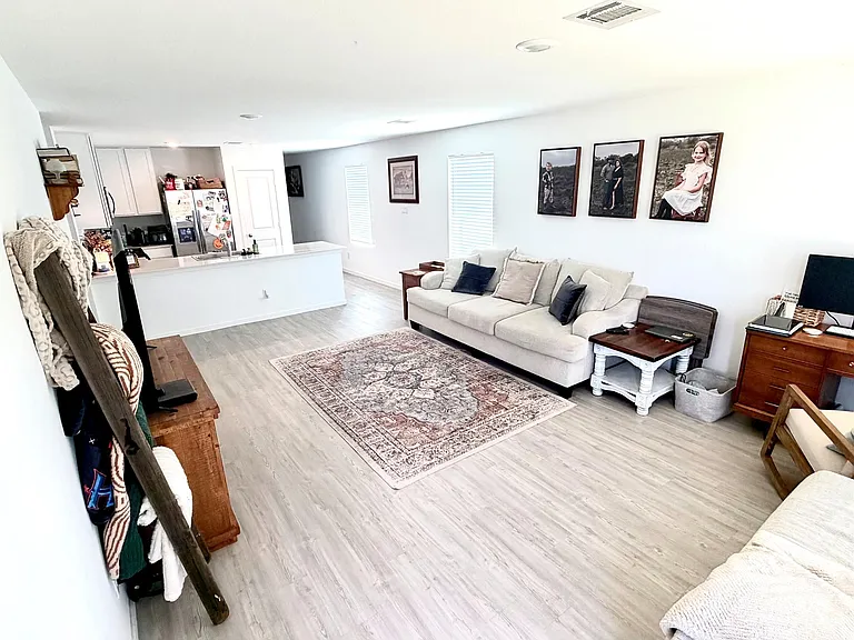 244 Houston Ave — Photo 9