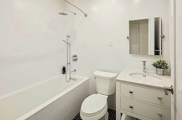 Rented by Compass | media 24