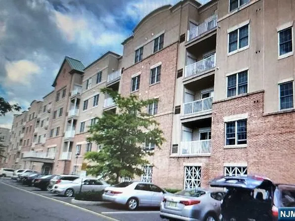 2105 Windsor Park Ct #2105, Englewood, NJ 07631