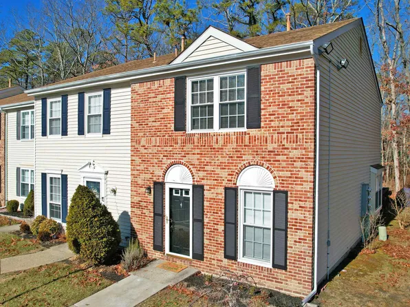 72 Shawnee Pl #1106, Galloway, NJ 08205