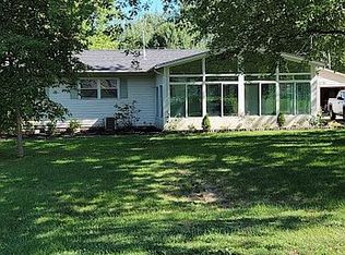 1822 Race Dr, Decatur, IL 62521