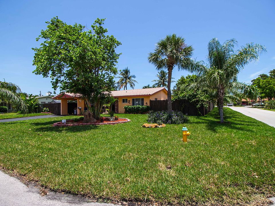 1st image of 1422 SE 1st Way