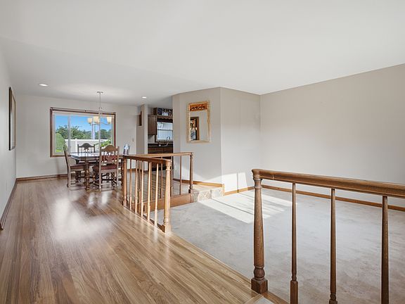 5th image of 3260 Woodcrest Ct