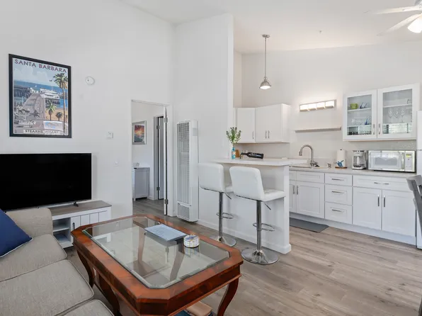 1215 Cacique St, Santa Barbara, CA 93103