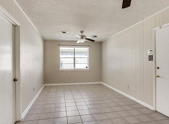 3rd image of 4016 Napoli Dr