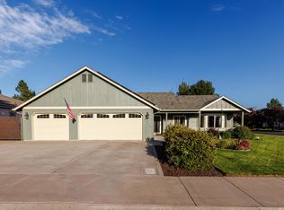 3820 SW Gene Sarazan Dr, Redmond, OR 97756