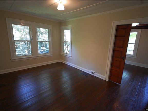 5th image of 7 Oakland Ct