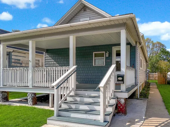 1606 15th Ave, Menominee, MI 49858