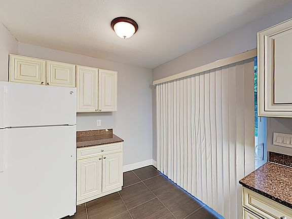 5th image of 3731 NW 110th Ave #B