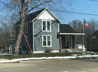 602 E Prospect St, Manchester, IA 52057