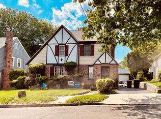 150 Roydon Rd, New Haven, CT 06511