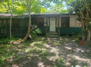 115 N Bauer Dr, Port Lavaca, TX 77979