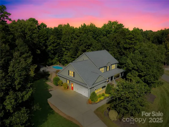 174 Logan Crossing Dr, Davidson, NC 28036