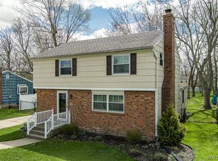 1900 Bruce Ln, Grand Island, NY 14072
