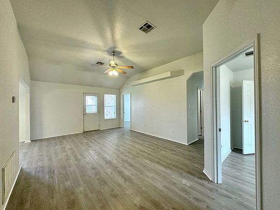 2nd image of 2907 Maria Dr