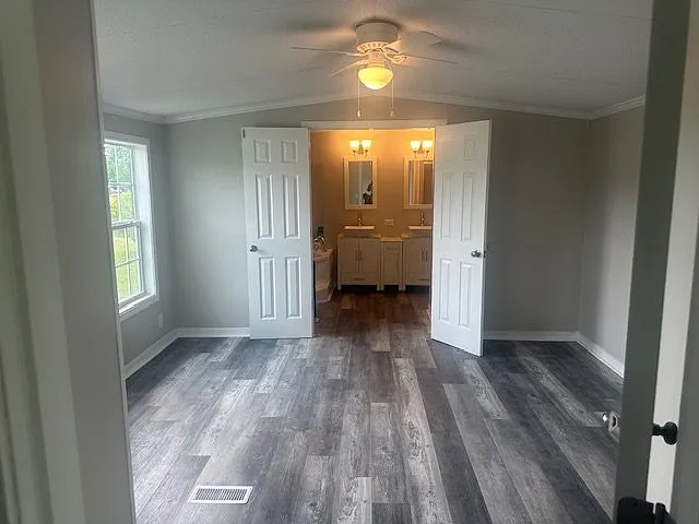 1410 Elias Ln — Photo 8