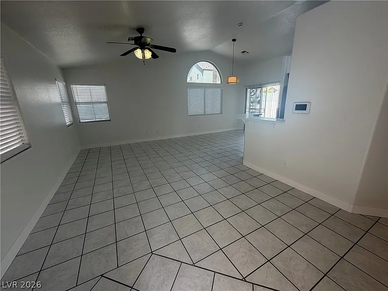7505 Flat Rock St — Photo 2