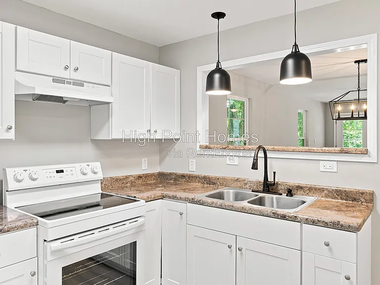 3408 Jones St #1 — Photo 9