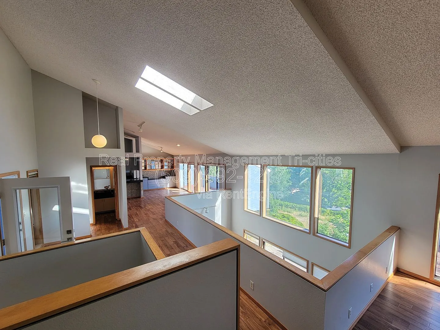 3 bed, 2.5 bath, 2948 sqft, $2,795 — Photo 3