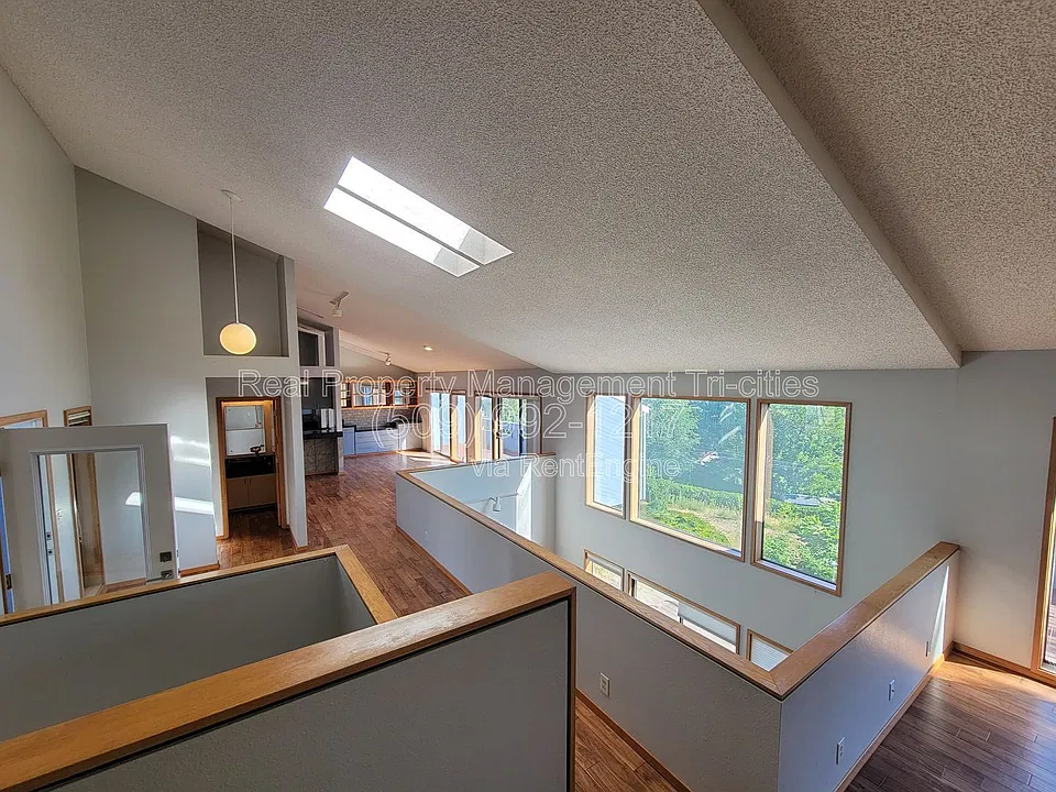 600 W 26th Pl