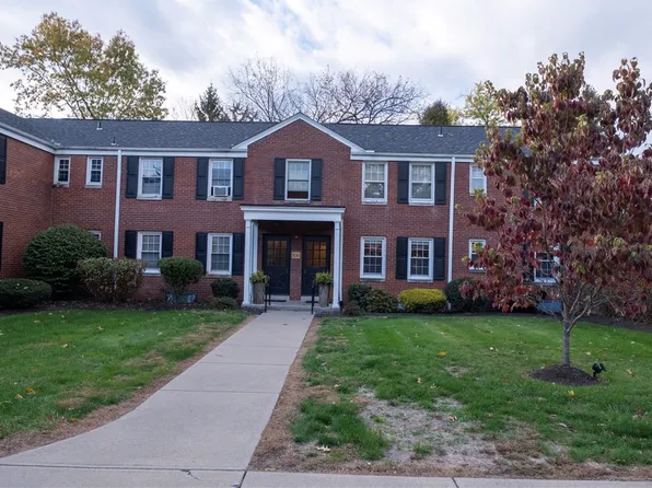 836 Thorn St APT 30, Sewickley, PA 15143