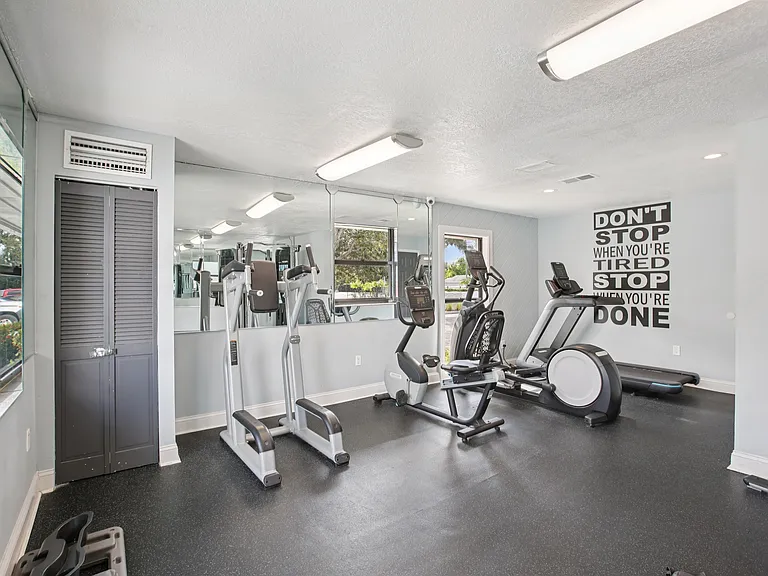 Meridian Luxury Condominiums — Photo 47