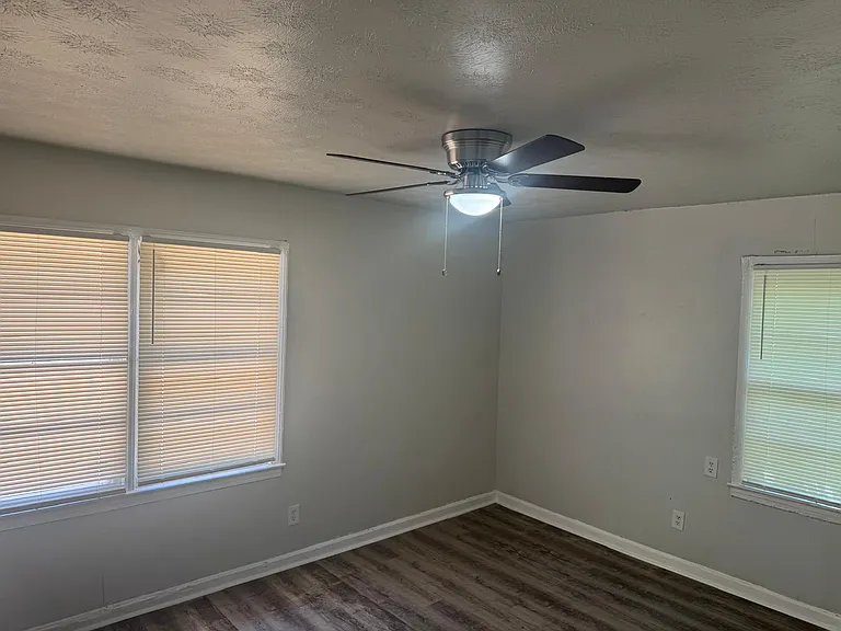 918 Wright Dr — Photo 5