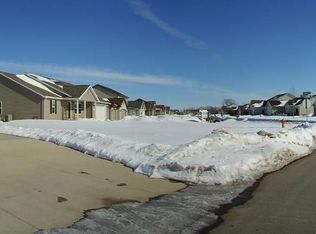 4486 N White Hawk Dr, Appleton, WI 54913