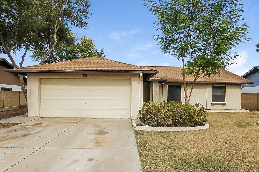 3 bed, 2.0 bath, 1338 sqft, $1,875 — Photo 1