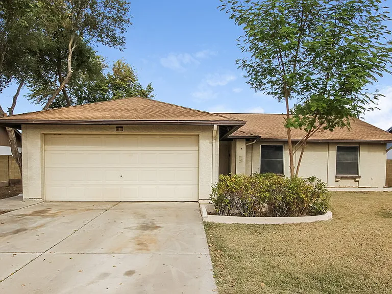 8602 W Ruth Ave — Photo 1