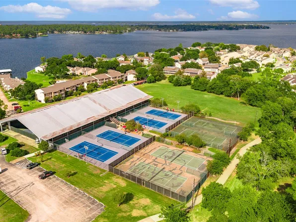 201D Lakeview Ter, Montgomery, TX 77356