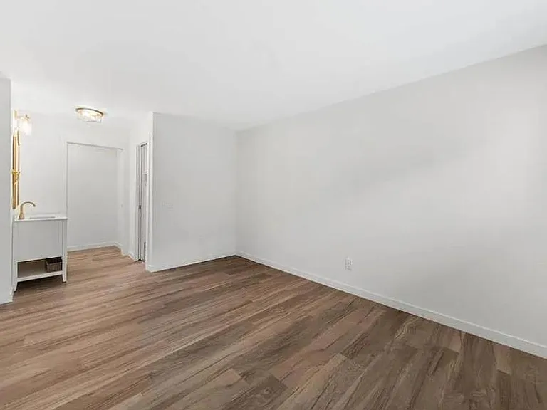 3825 Van Dyke Ave #3 — Photo 14