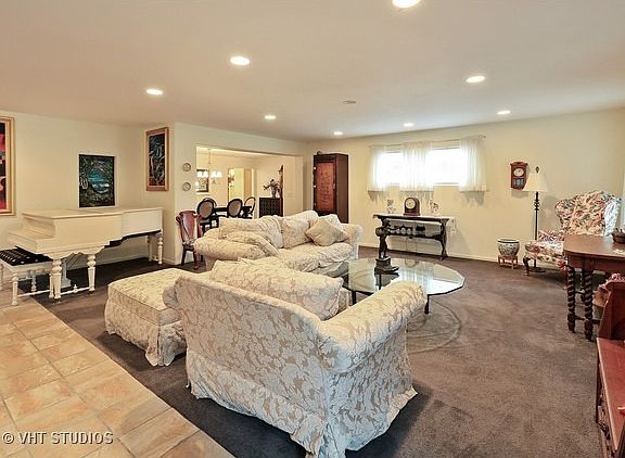 2nd image of 9620 Oak Ln