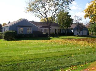 5575 Briar Glen Dr, Saline, MI