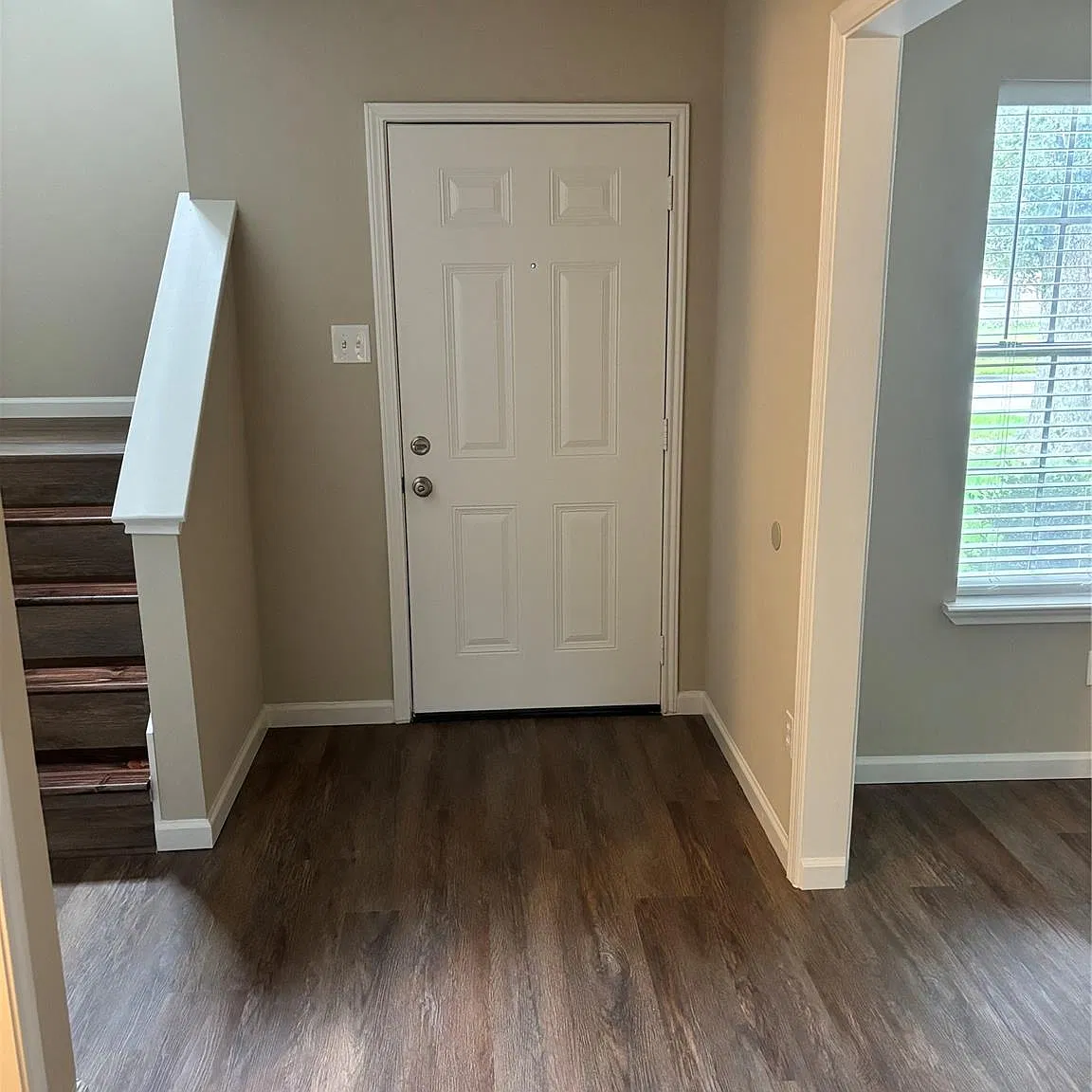 4 bed, 2.5 bath, 2002 sqft, $2,100 — Photo 2